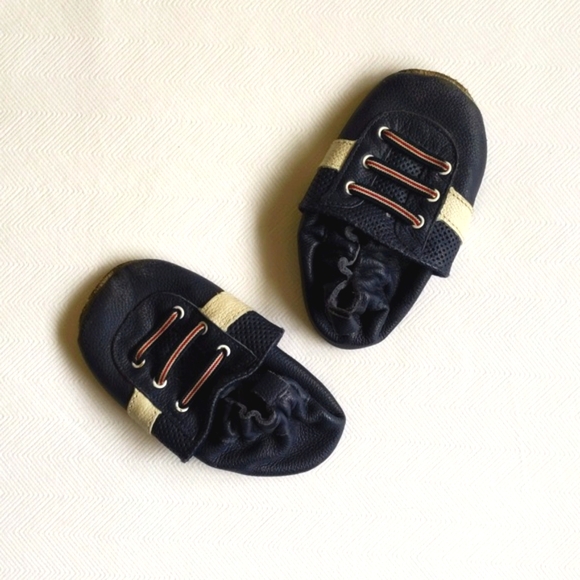 joe fresh soft sole leather baby slippers crib shoes 18-24 months - Picture 1 of 9